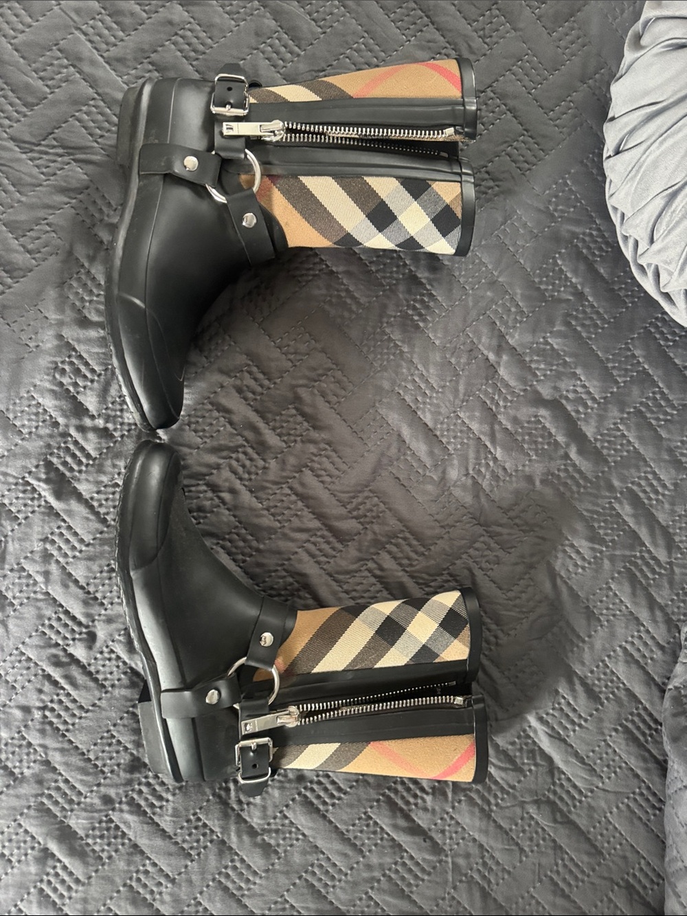 Burberry Black Leather Rain Boots with Iconic Beige Check Shaft